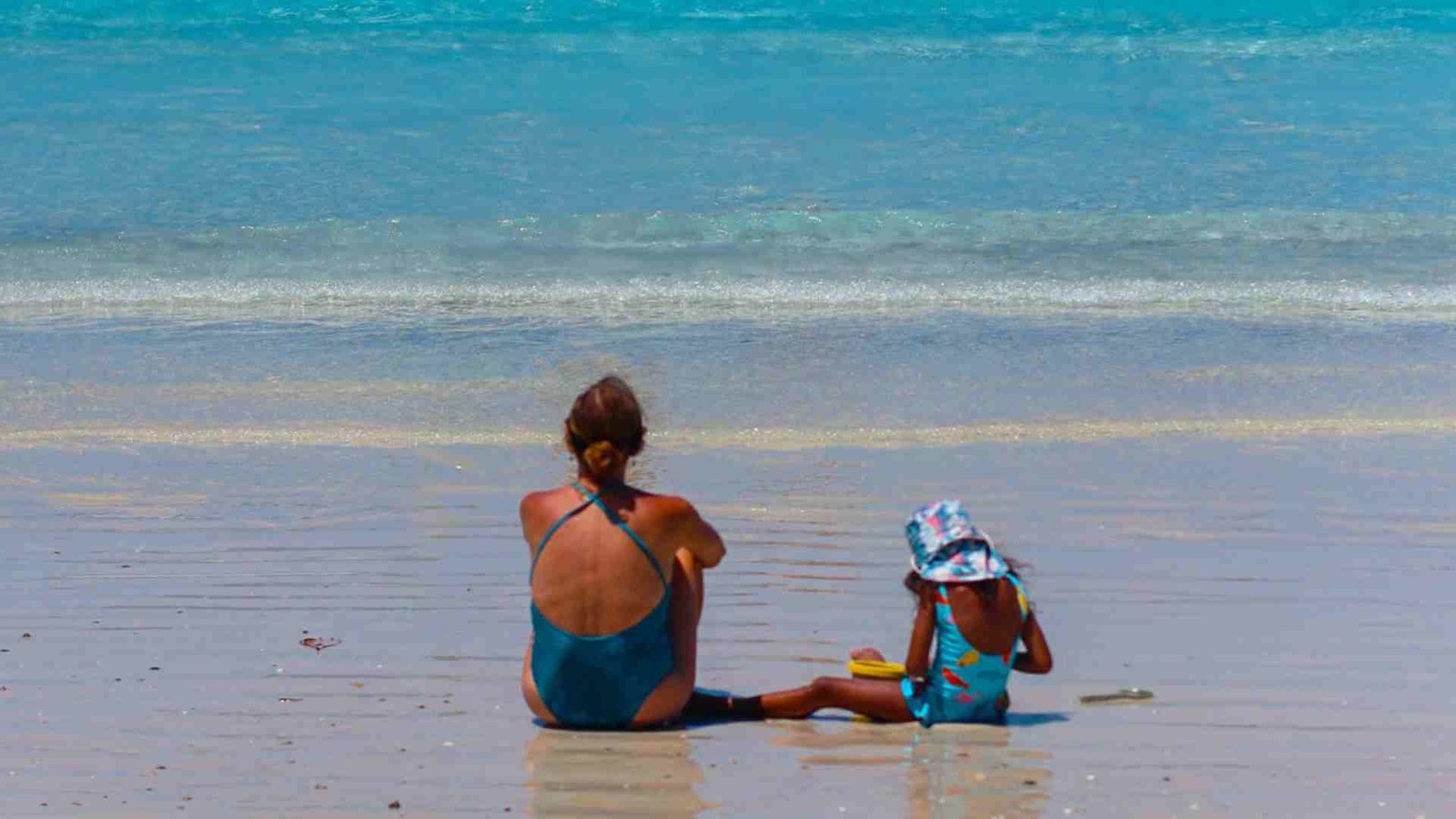 Hospedagem Pé na Areia: A Experiência de Dormir e Acordar com o Som do Mar