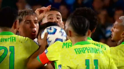“Fala muito“: Otamendi provoca Raphinha durante Argentina x Brasil