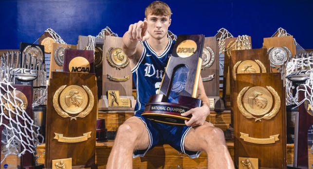 Estrela de Duke anuncia entrada no draft da NBA de 2025