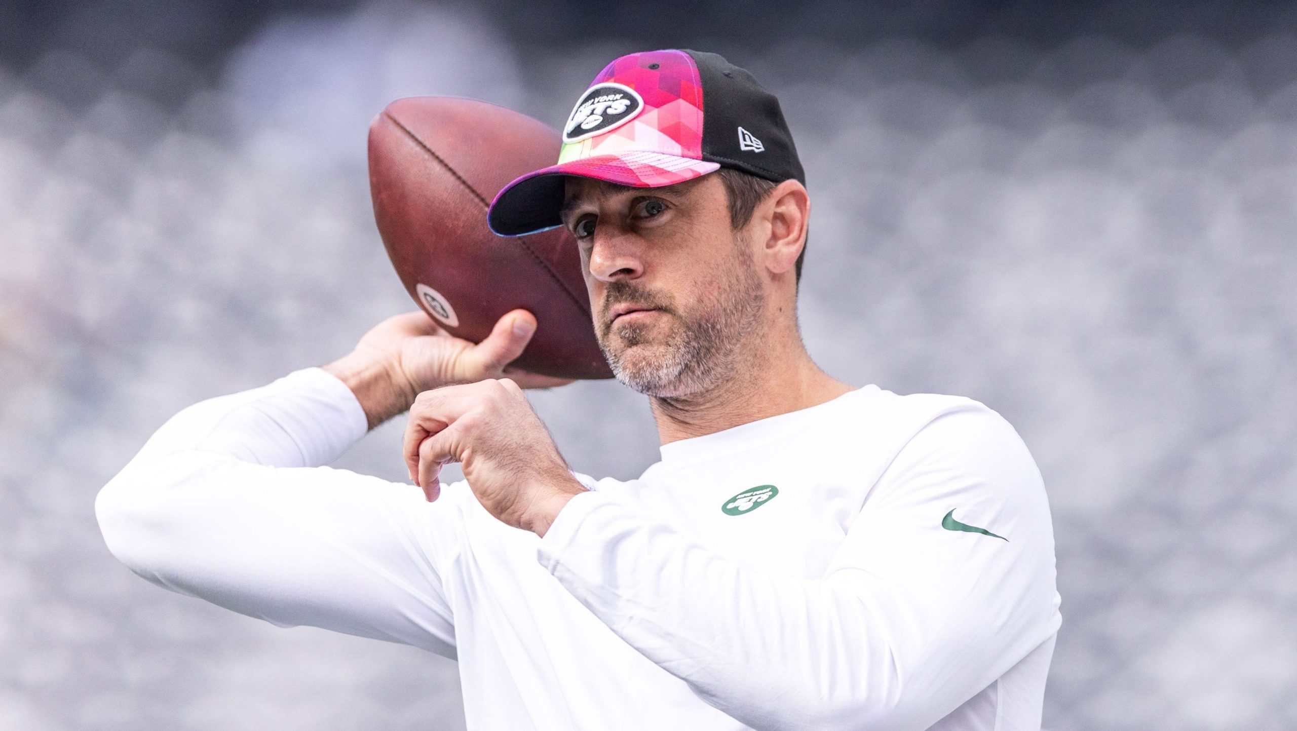 NFL: Aaron Rodgers considera aposentadoria enquanto avalia futuro