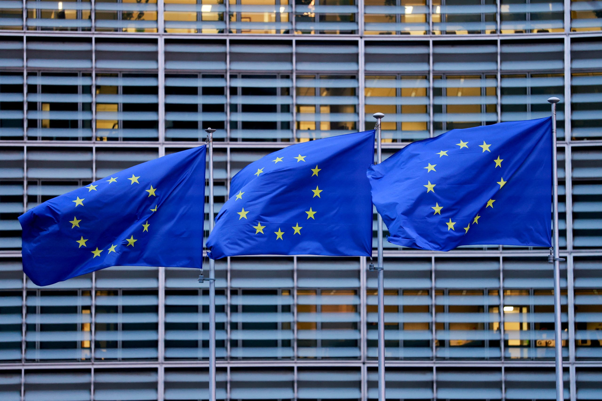 UE vai eliminar uso de tecnologia chinesa; custo é de US$ 400 bilhões