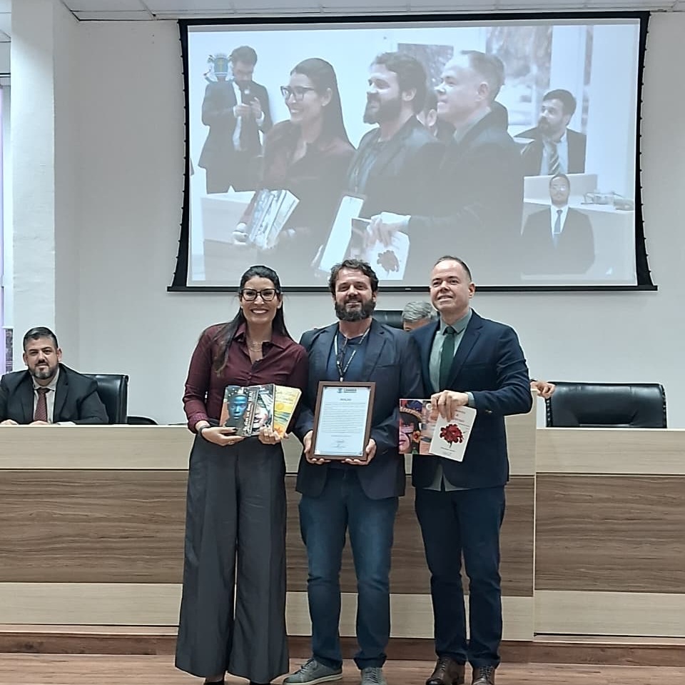 Câmara Municipal concede moção de aplauso a escritor macaense